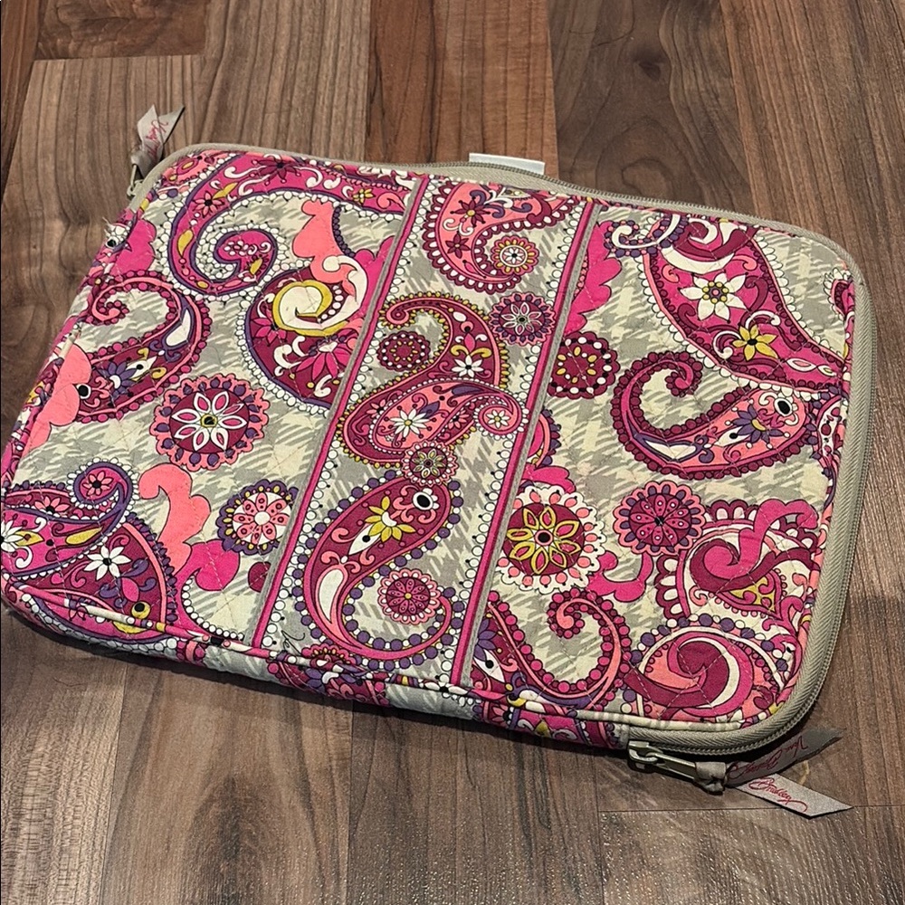 Vera Bradley Pink White Cotton Stamped Paisley Laptop Sleeve Size 14 X 11